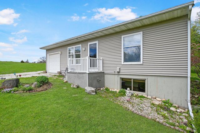 8402 368th AVENUE, Burlington, WI 53105