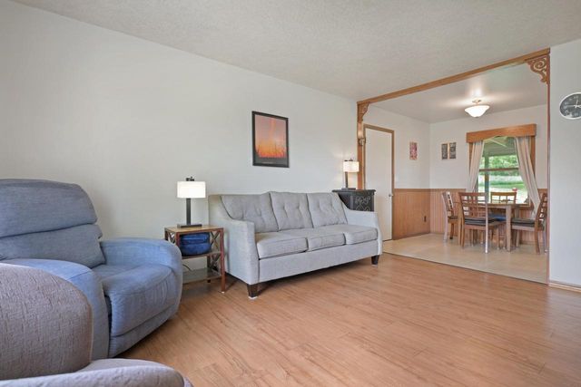 8402 368th AVENUE, Burlington, WI 53105