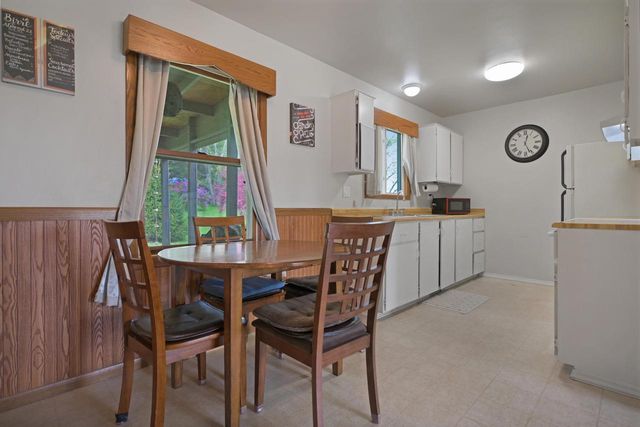 8402 368th AVENUE, Burlington, WI 53105