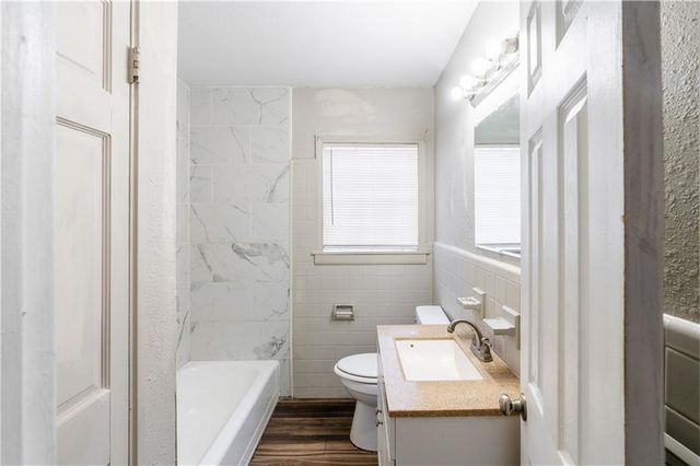 1715 Dog River E Drive, Mobile, AL 36605