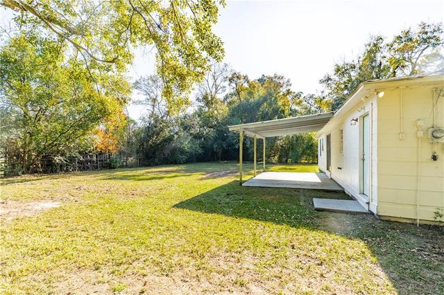 1715 Dog River E Drive, Mobile, AL 36605