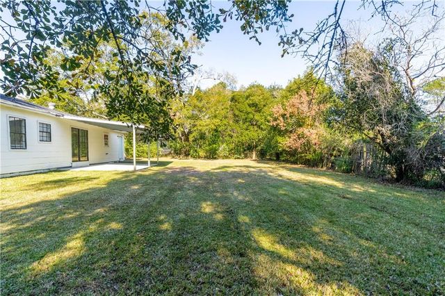 1715 Dog River E Drive, Mobile, AL 36605