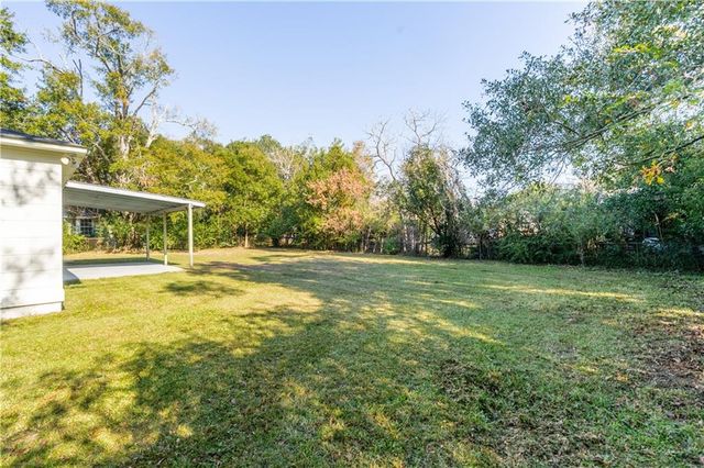 1715 Dog River E Drive, Mobile, AL 36605