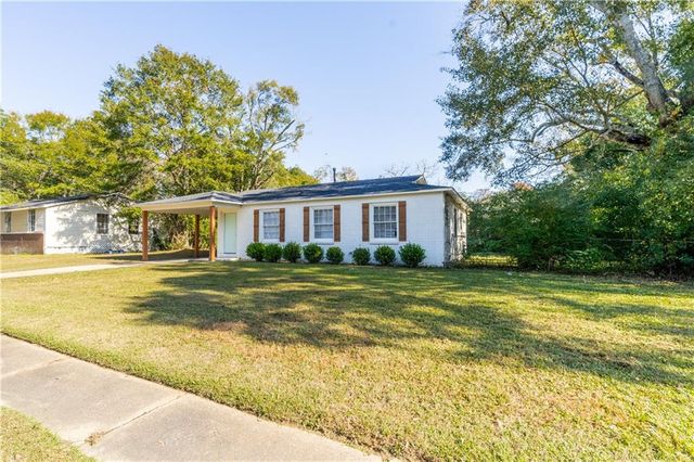 1715 Dog River E Drive, Mobile, AL 36605