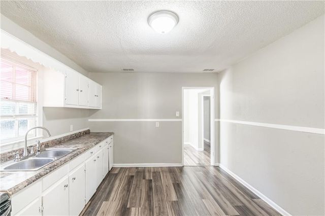 1715 Dog River E Drive, Mobile, AL 36605