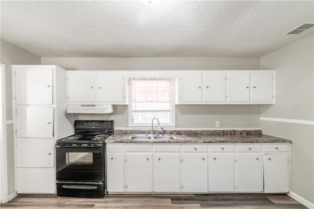 1715 Dog River E Drive, Mobile, AL 36605