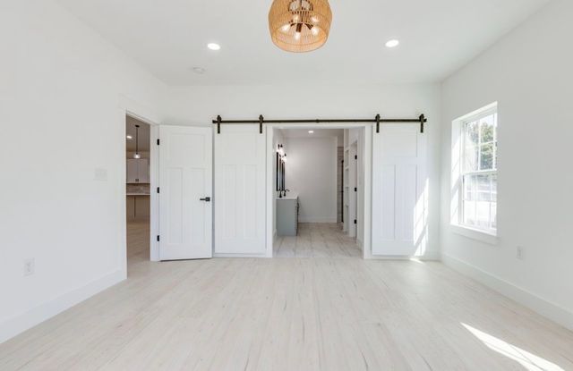 2404 Summer Oaks Cir, Summertown, TN 38483