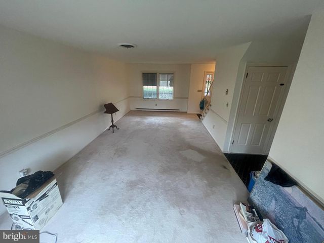 1622 GABLE DR, Coopersburg, PA 18036