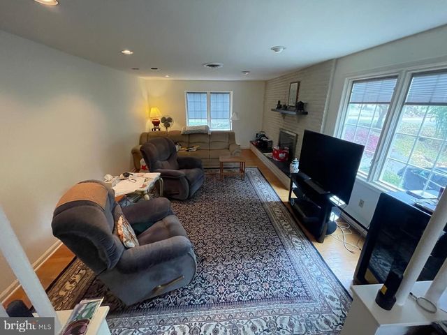 1622 GABLE DR, Coopersburg, PA 18036