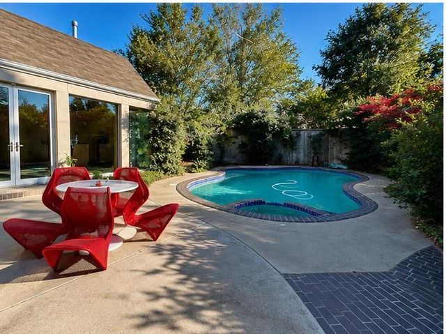 1710 Dorchester Drive, Oklahoma City, OK 73120