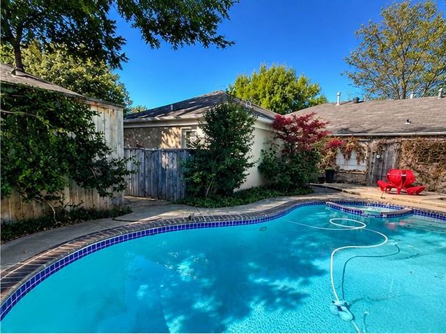 1710 Dorchester Drive, Oklahoma City, OK 73120
