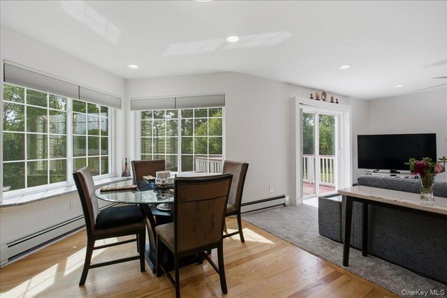 33 Gabriels Path, Poughquag, NY 12570