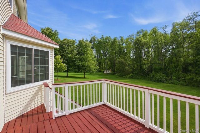 33 Gabriels Path, Poughquag, NY 12570