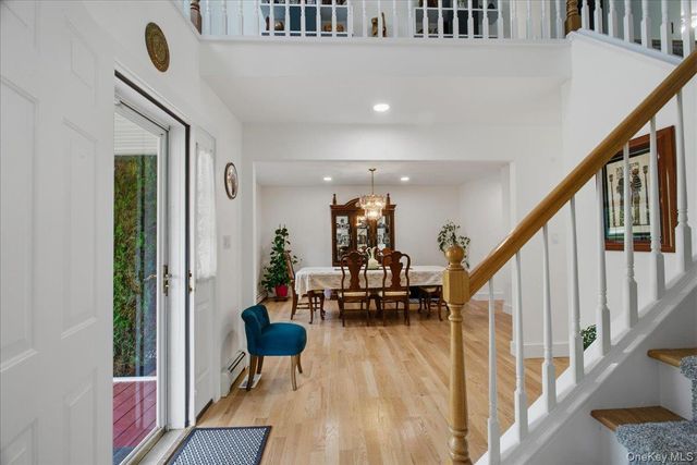 33 Gabriels Path, Poughquag, NY 12570