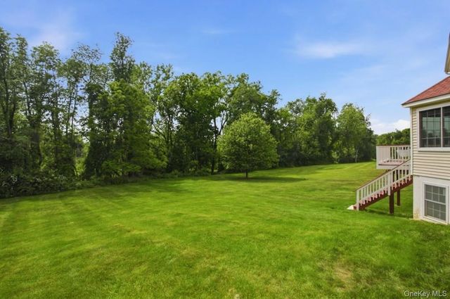 33 Gabriels Path, Poughquag, NY 12570