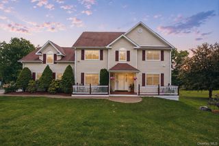 33 Gabriels Path, Poughquag, NY 12570
