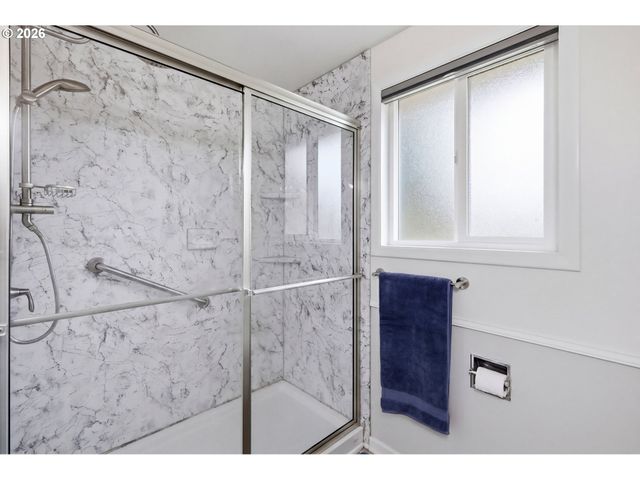 1125 DELROSE Dr, Springfield, OR 97477