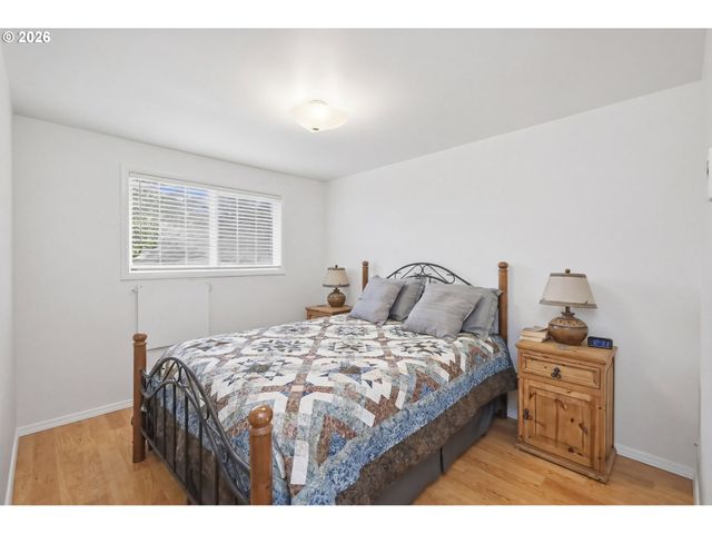 1125 DELROSE Dr, Springfield, OR 97477