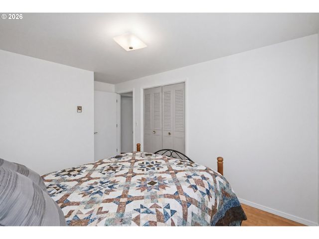 1125 DELROSE Dr, Springfield, OR 97477