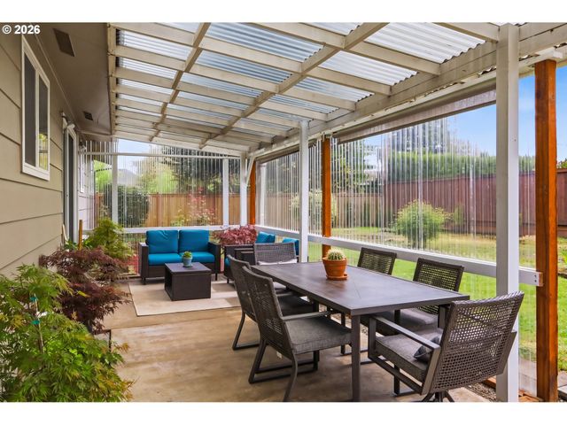 1125 DELROSE Dr, Springfield, OR 97477