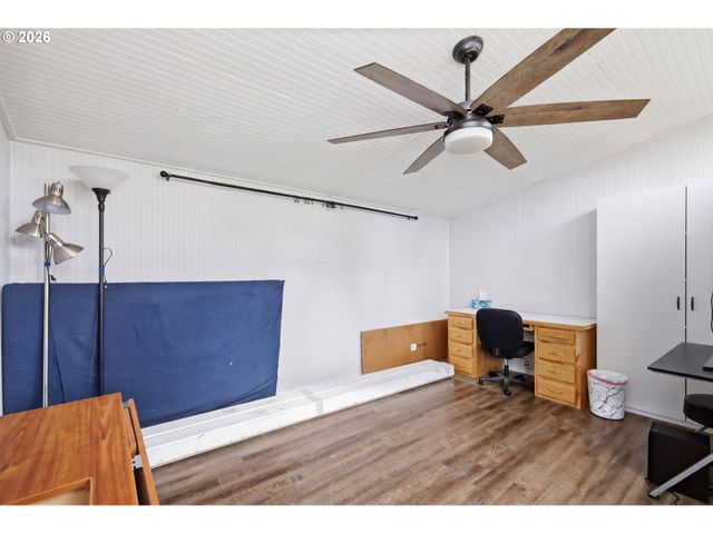 1125 DELROSE Dr, Springfield, OR 97477