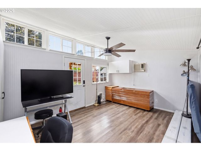 1125 DELROSE Dr, Springfield, OR 97477