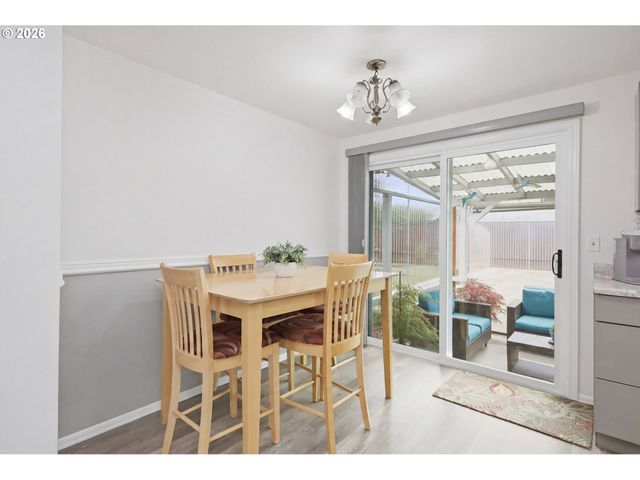 1125 DELROSE Dr, Springfield, OR 97477