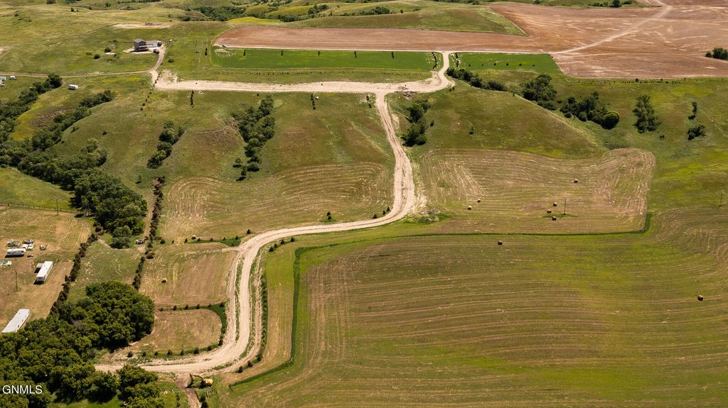 13 Oahe Links, Linton, ND 58552 photo 8