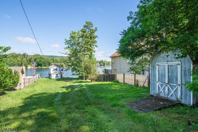 30 E Shore Culver Rd, Frankford Twp., NJ 07826