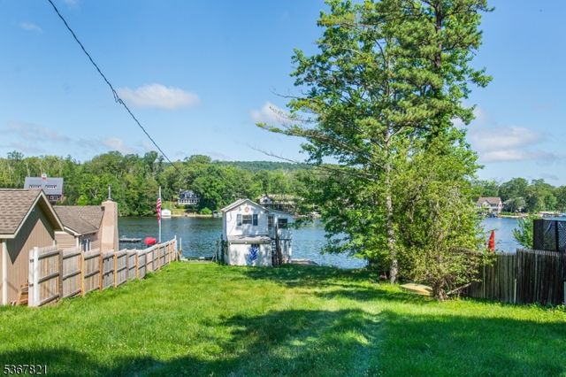 30 E Shore Culver Rd, Frankford Twp., NJ 07826