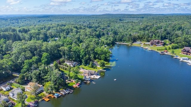 30 E Shore Culver Rd, Frankford Twp., NJ 07826