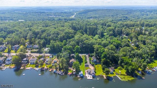 30 E Shore Culver Rd, Frankford Twp., NJ 07826