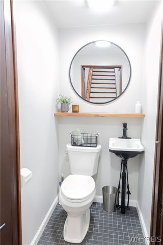 5517 Sterling Road, Hamburg, NY 14075