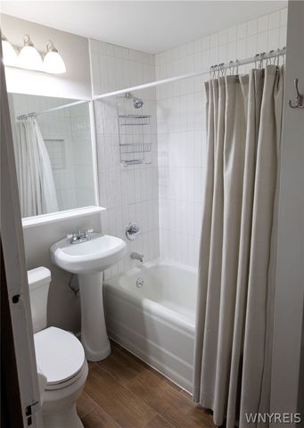 5517 Sterling Road, Hamburg, NY 14075