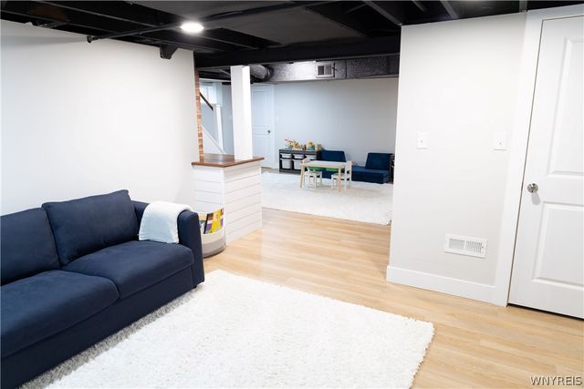 5517 Sterling Road, Hamburg, NY 14075