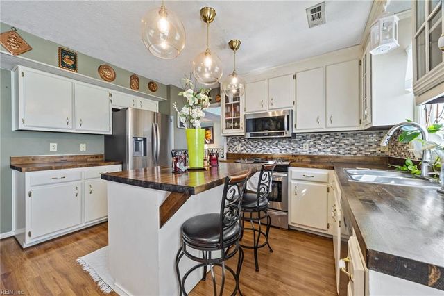 14 Post Oak CT, Hampton, VA 23666