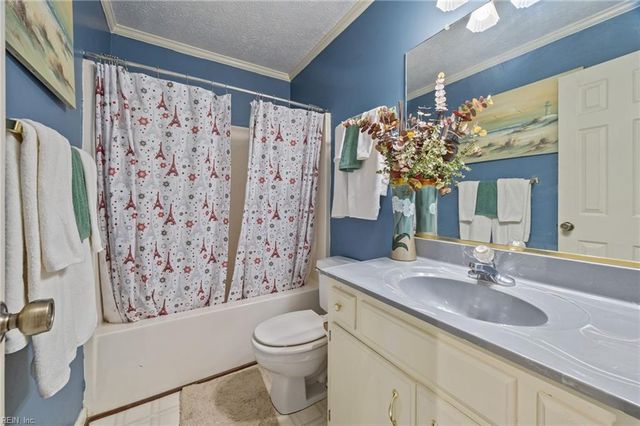 14 Post Oak CT, Hampton, VA 23666