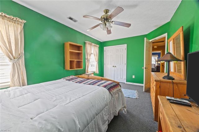 14 Post Oak CT, Hampton, VA 23666