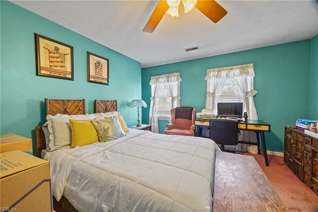 14 Post Oak CT, Hampton, VA 23666