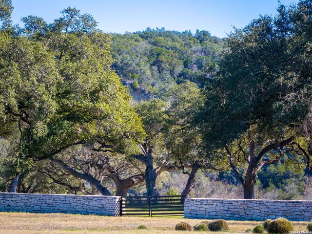 833 Bingham, New Braunfels, TX 78132
