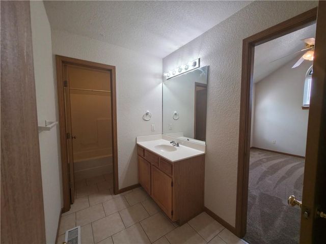 408 & 412 SW 6th Street, Blue Springs, MO 64014