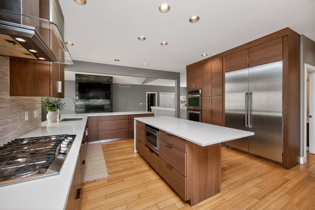 14881 Woodcrest Drive, Clive, IA 50325