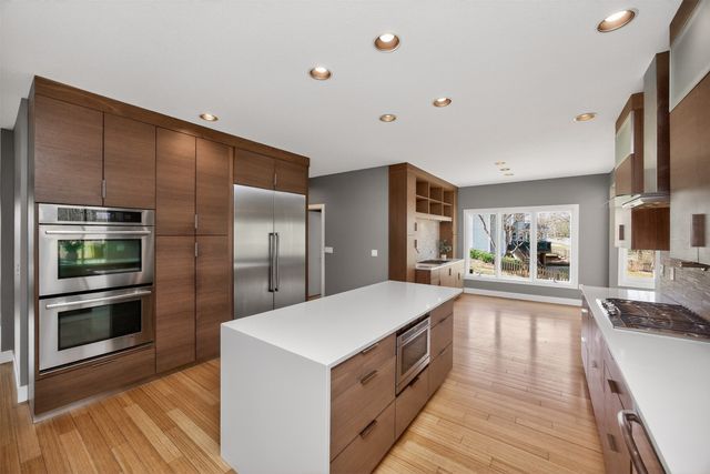 14881 Woodcrest Drive, Clive, IA 50325