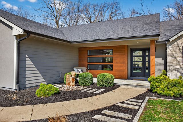 14881 Woodcrest Drive, Clive, IA 50325