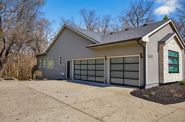 14881 Woodcrest Drive, Clive, IA 50325