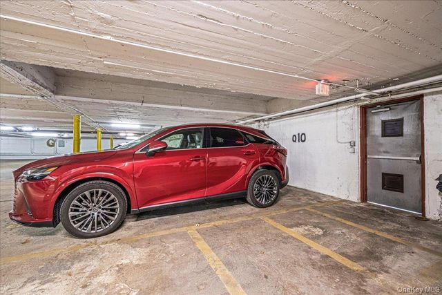 1329 Broadway Q10, Hewlett, NY 11557