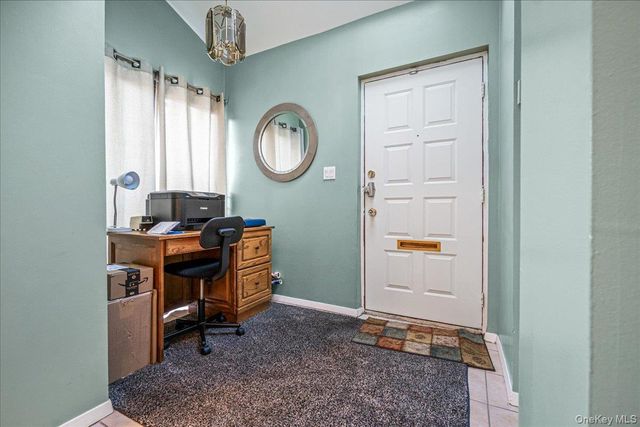 1329 Broadway Q10, Hewlett, NY 11557