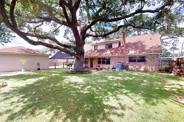 2106 S Memorial Court, Pasadena, TX 77502