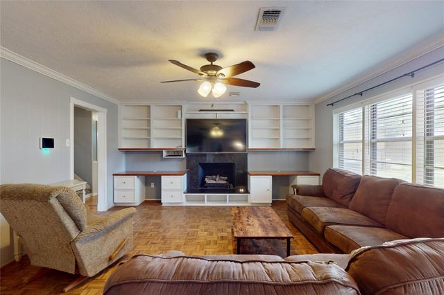 2106 S Memorial Court, Pasadena, TX 77502