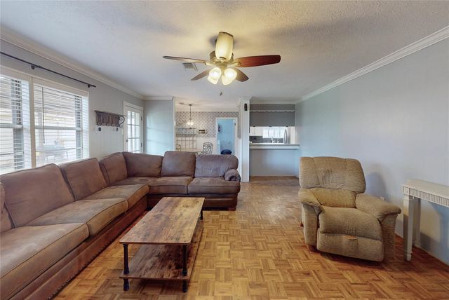 2106 S Memorial Court, Pasadena, TX 77502